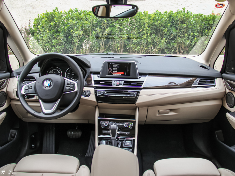 2015R2ϵ๦܇ 218i AOӋb