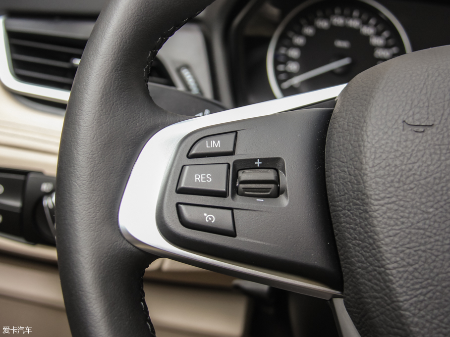 2015R2ϵ๦܇ 218i AOӋb