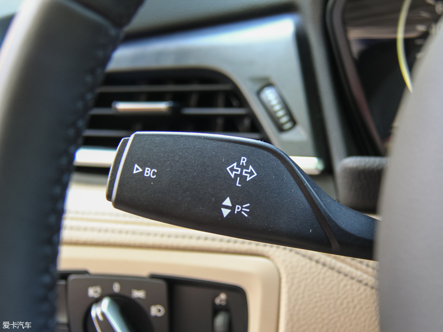 2015R2ϵ๦܇ 218i AOӋb