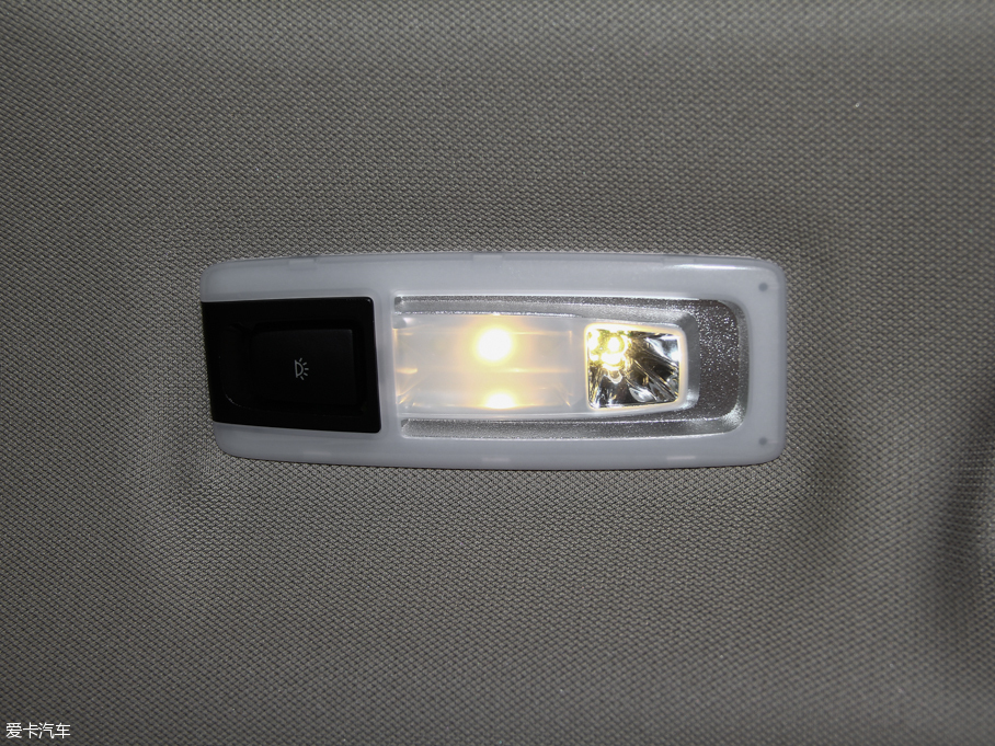 2015R2ϵ๦܇ 218i \OӋb