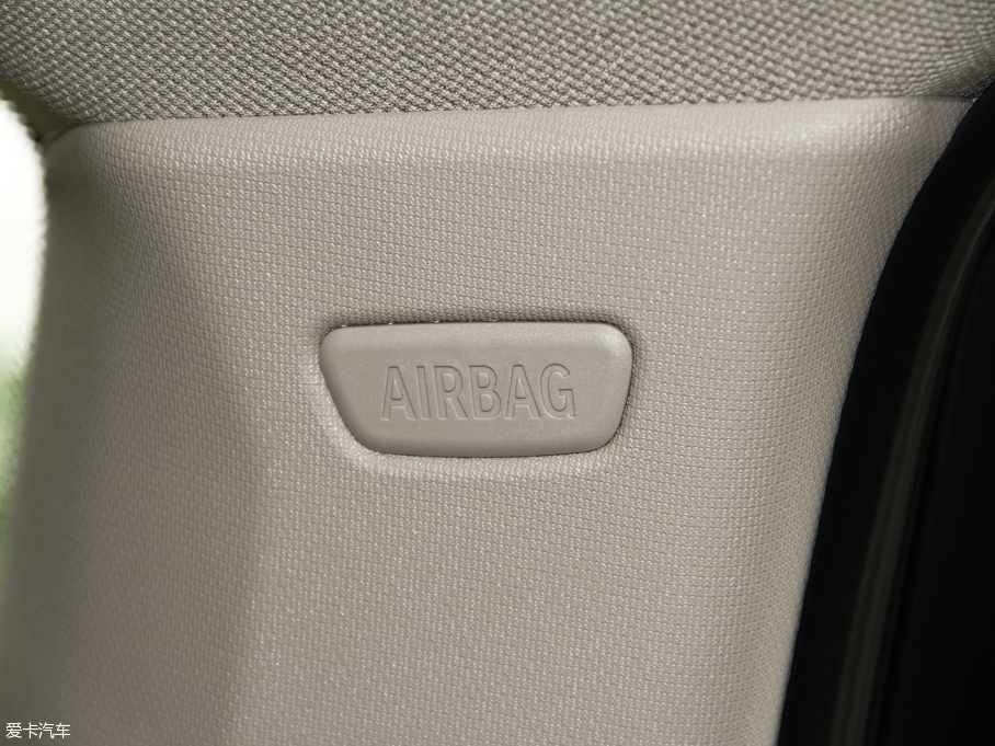 2015R2ϵ๦܇ 218i \OӋb