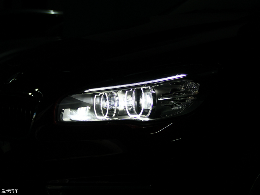 2015R2ϵ๦܇ 218i \OӋb