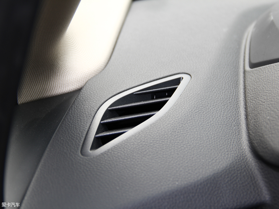 2015R2ϵ๦܇ 218i \OӋb