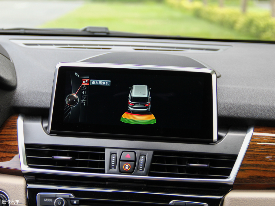 2015R2ϵ๦܇ 218i \OӋb