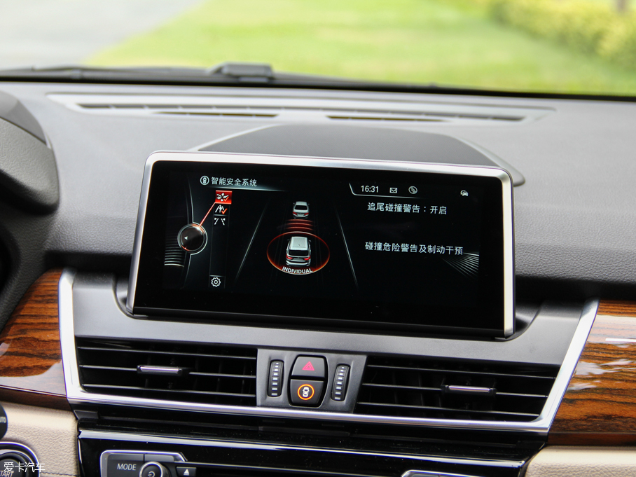 2015R2ϵ๦܇ 218i \OӋb