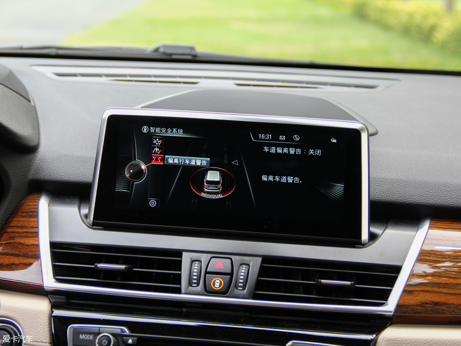 2015R2ϵ๦܇ 218i \OӋb