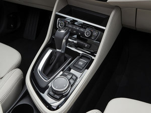 2015款220d 中控区