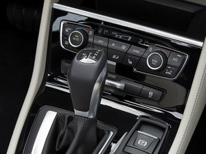 2015款220d 中控区