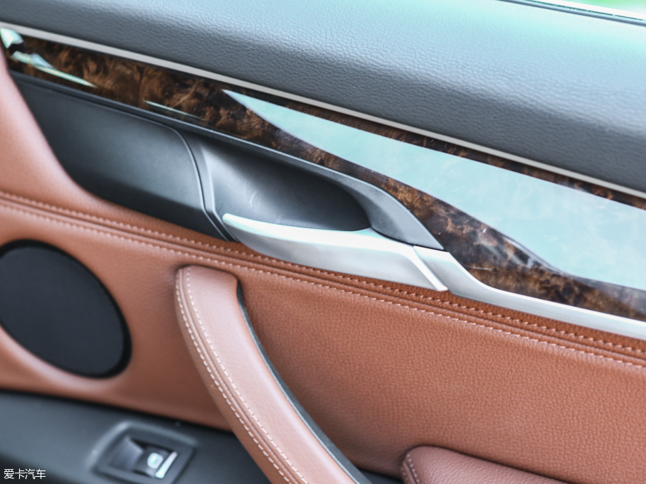 2015RX5(M) xDrive28i I