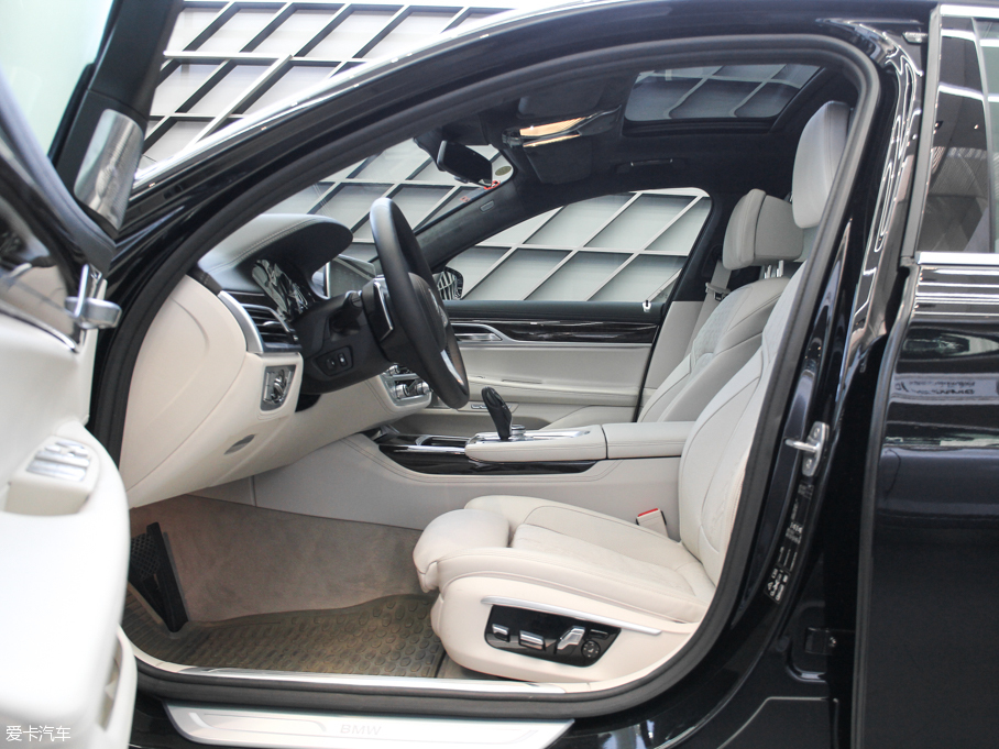 2016R7ϵ 750Li xDrive