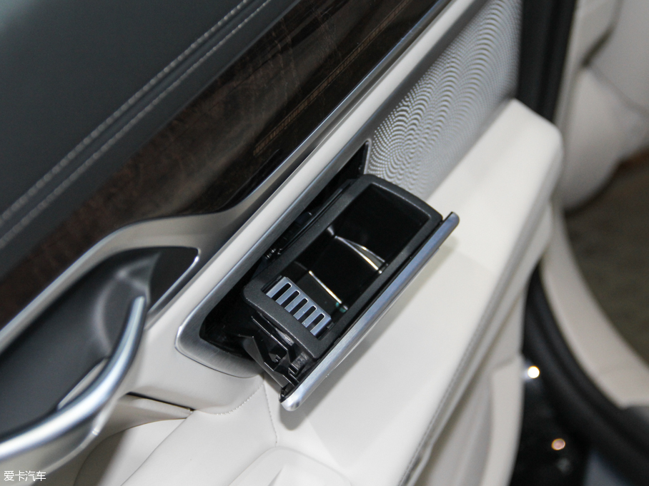 2016R7ϵ 750Li xDrive