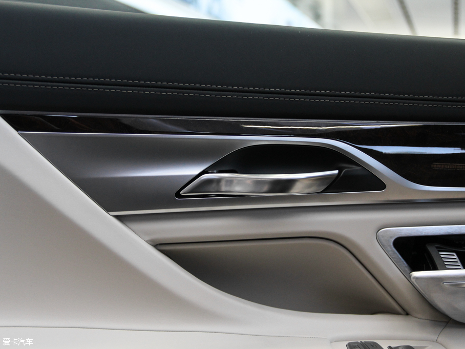 2016R7ϵ 750Li xDrive