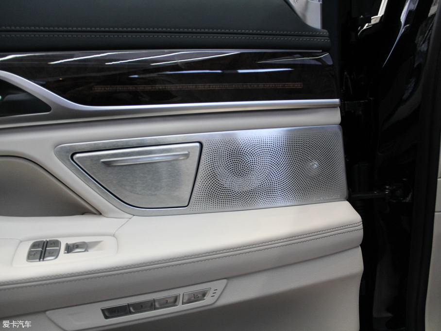 2016R7ϵ 750Li xDrive