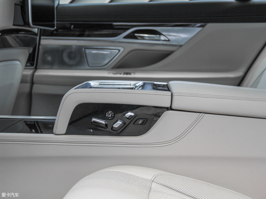 2016R7ϵ 750Li xDrive