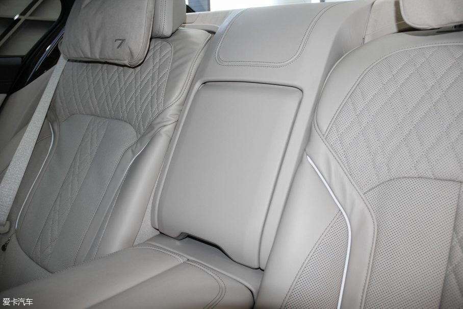 2016R7ϵ 750Li xDrive