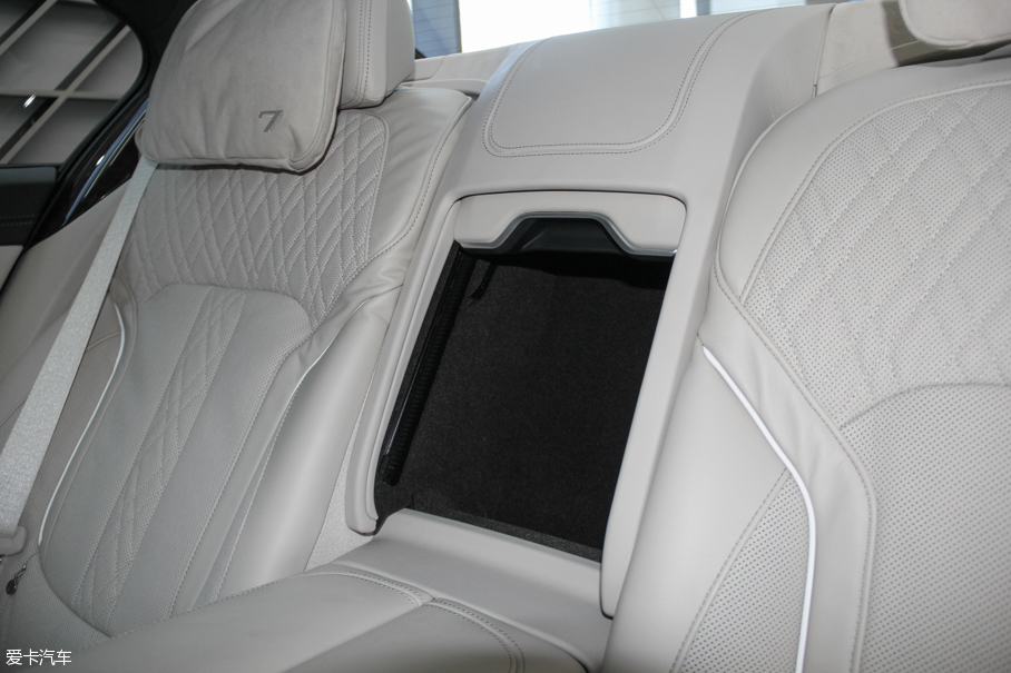 2016R7ϵ 750Li xDrive