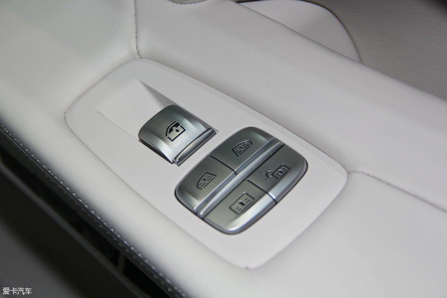 2016R7ϵ 750Li xDrive