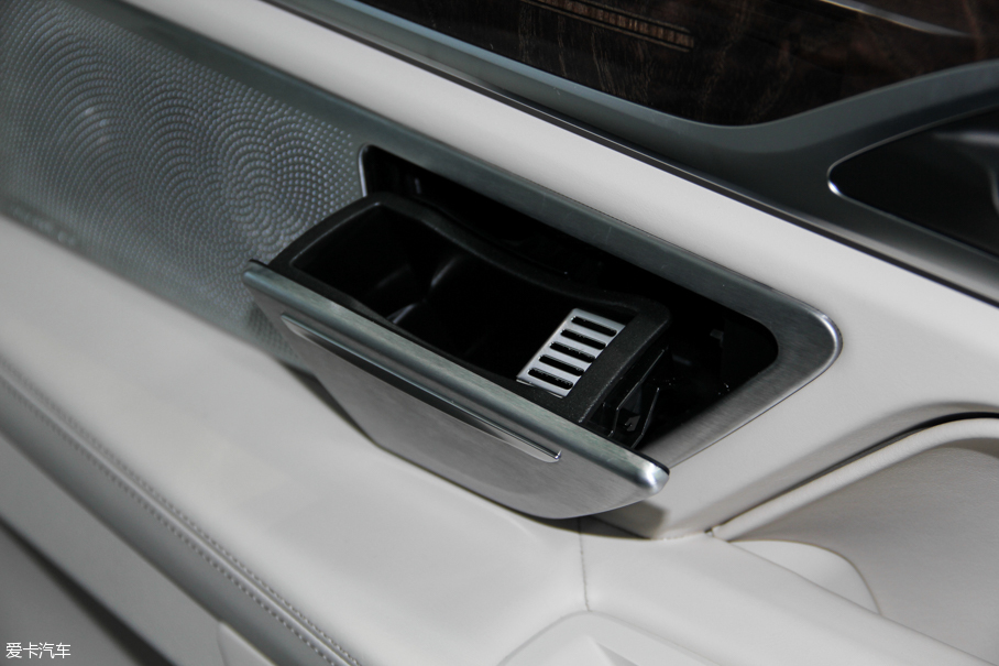 2016R7ϵ 750Li xDrive