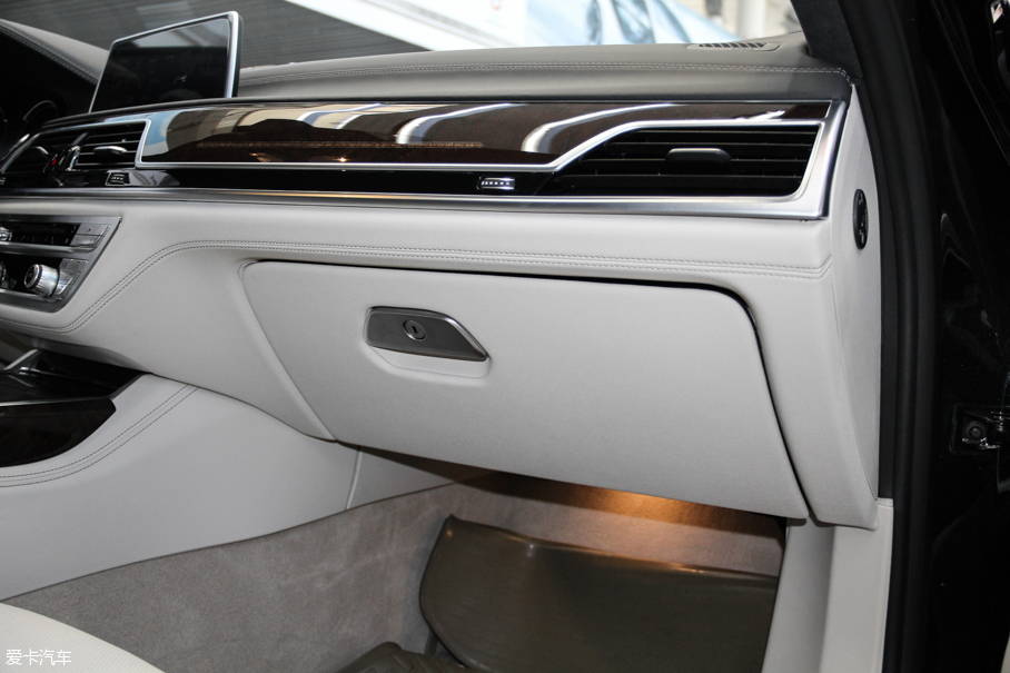 2016R7ϵ 750Li xDrive