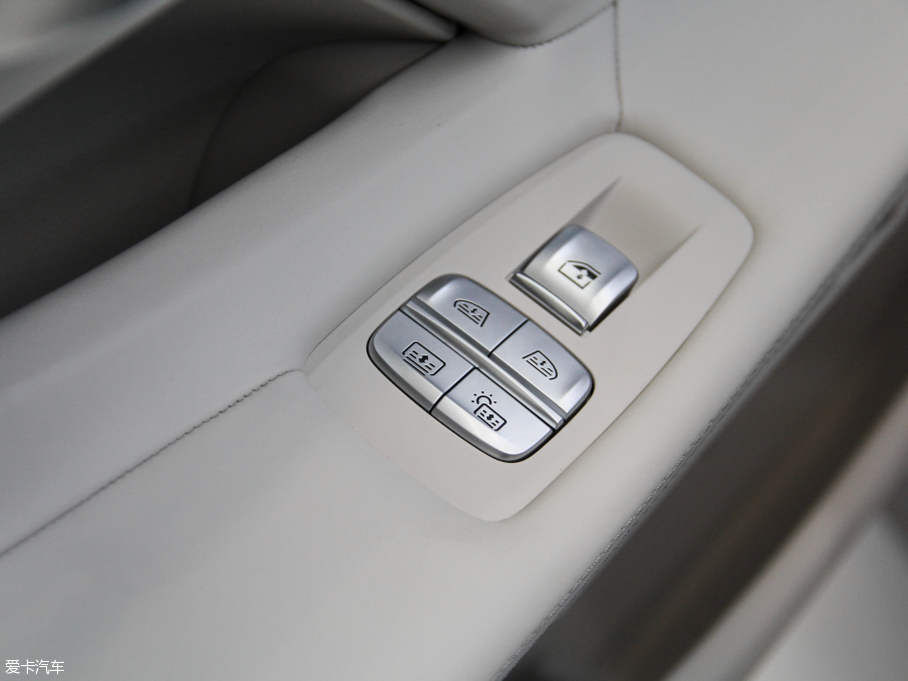 2016R7ϵ 750Li xDrive