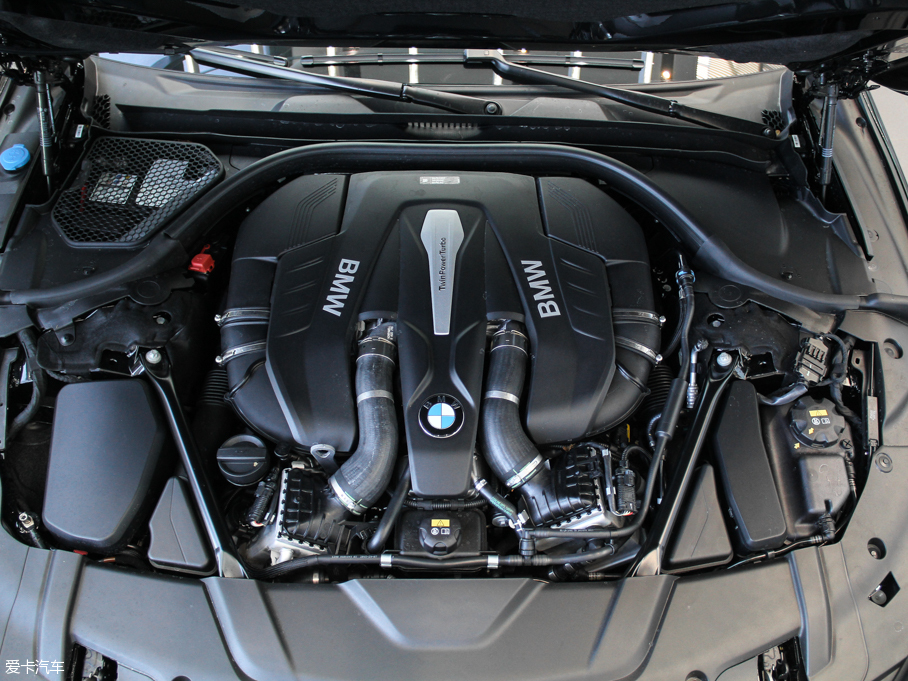 2016R7ϵ 750Li xDrive