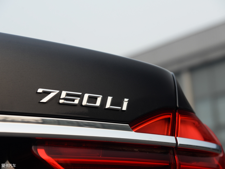 2016R7ϵ 750Li xDrive