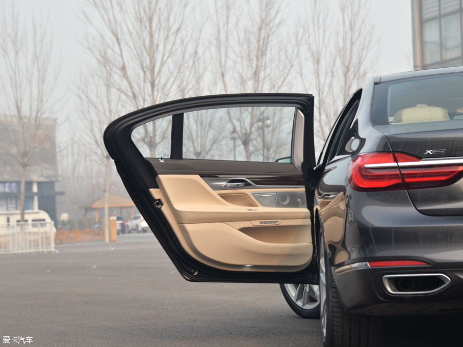 2016R7ϵ 750Li xDrive