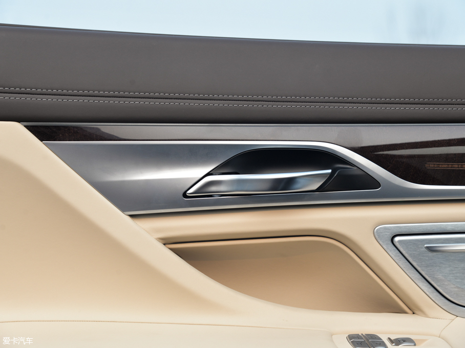 2016R7ϵ 750Li xDrive