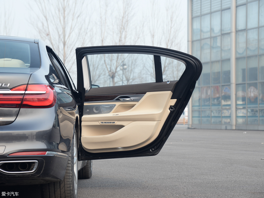 2016R7ϵ 750Li xDrive