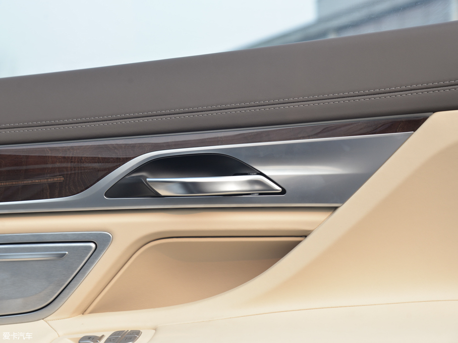 2016R7ϵ 750Li xDrive