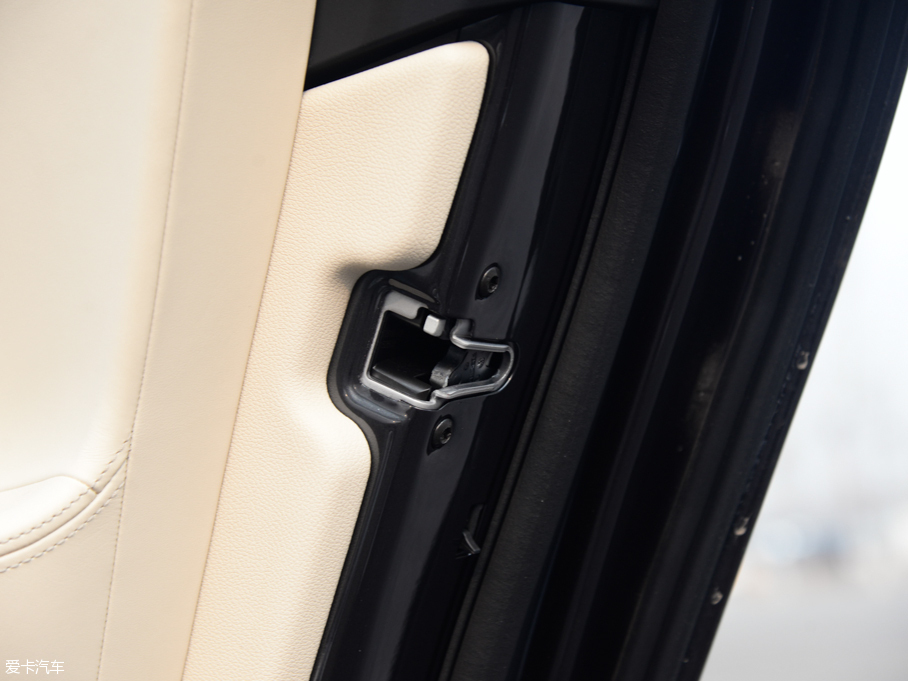 2016R7ϵ 750Li xDrive