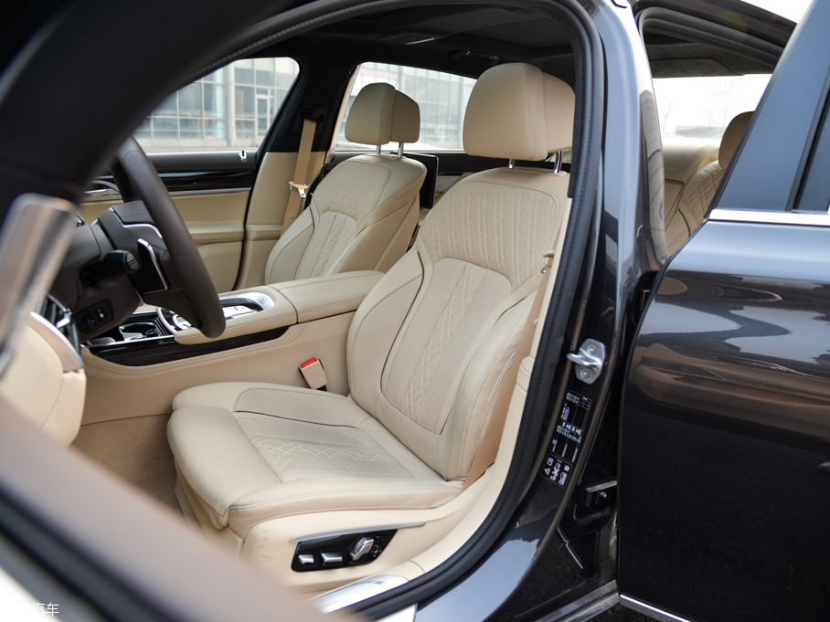 2016R7ϵ 750Li xDrive