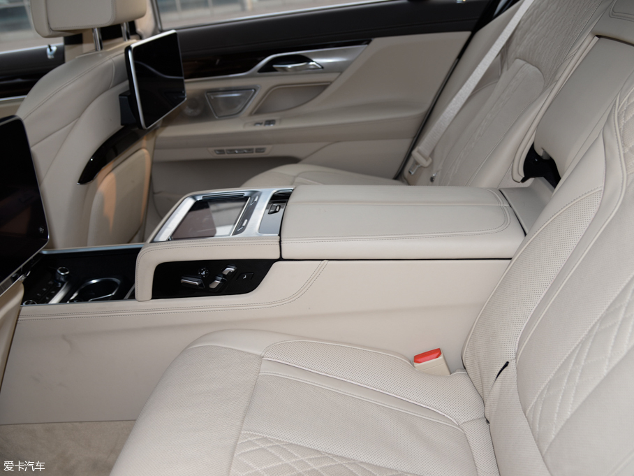 2016R7ϵ 750Li xDrive