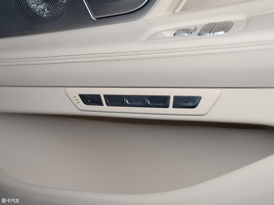 2016R7ϵ 750Li xDrive