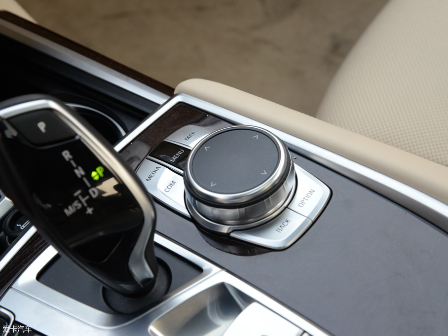 2016R7ϵ 750Li xDrive