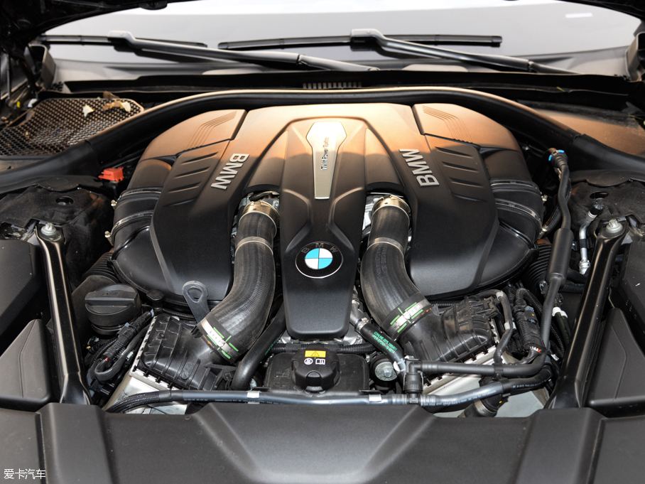 2016R7ϵ 750Li xDrive