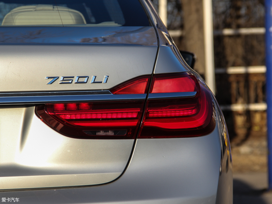 2016R7ϵ 750Li xDrive