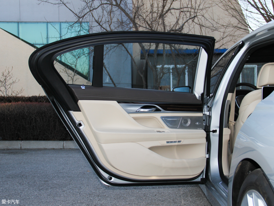 2016R7ϵ 750Li xDrive