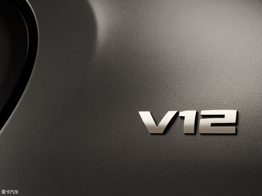 2016R7ϵ M760Li xDrive