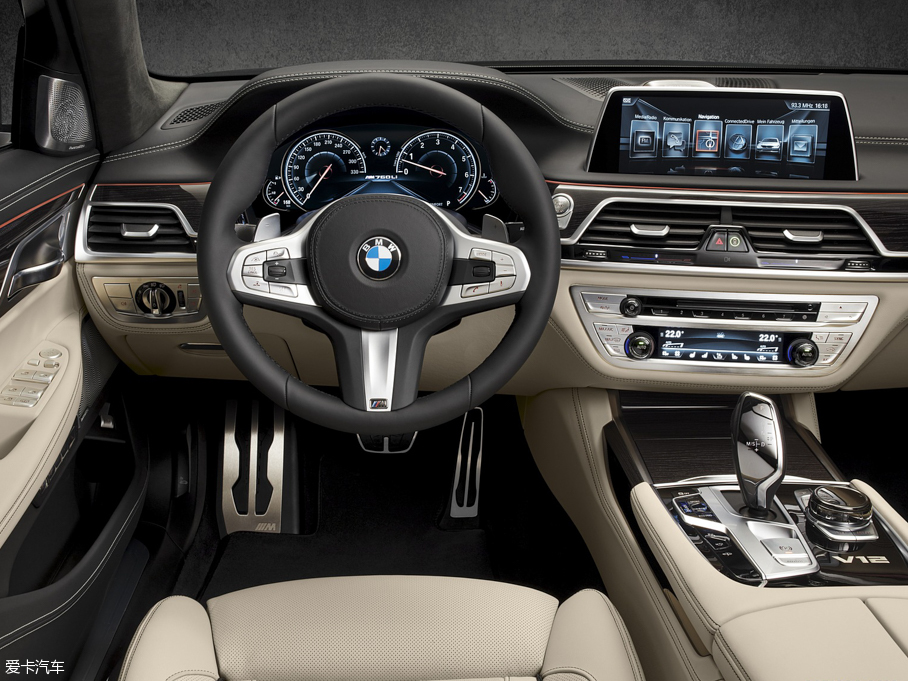 2016R7ϵ M760Li xDrive