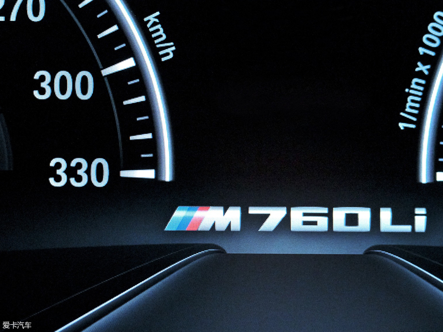 2016R7ϵ M760Li xDrive