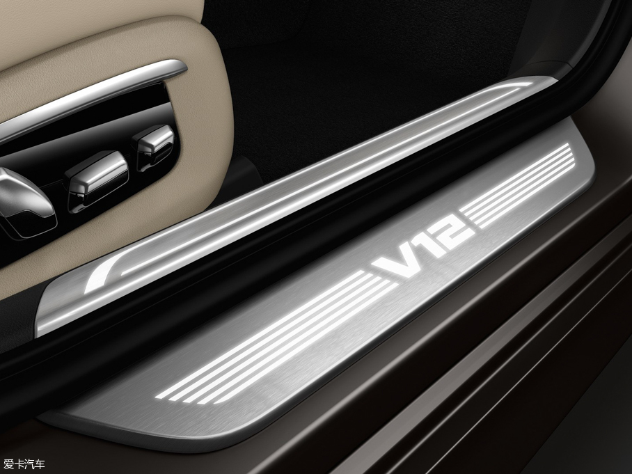 2016R7ϵ M760Li xDrive