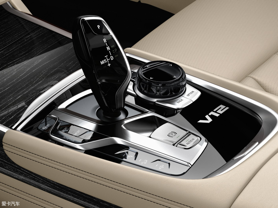 2016R7ϵ M760Li xDrive