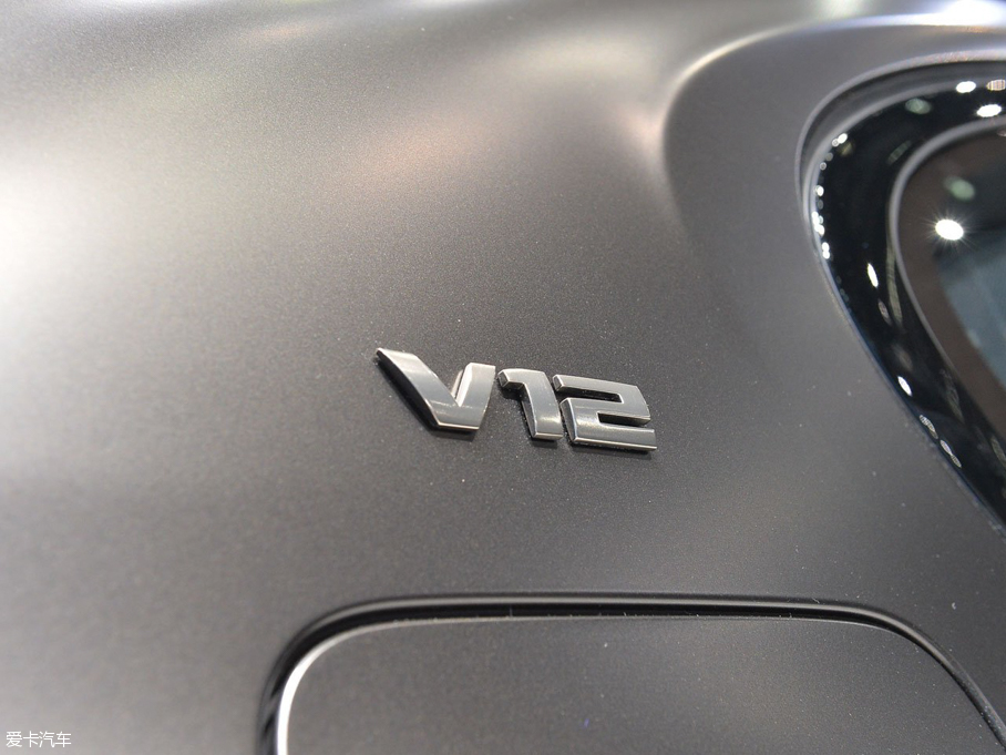 2016R7ϵ M760Li xDrive