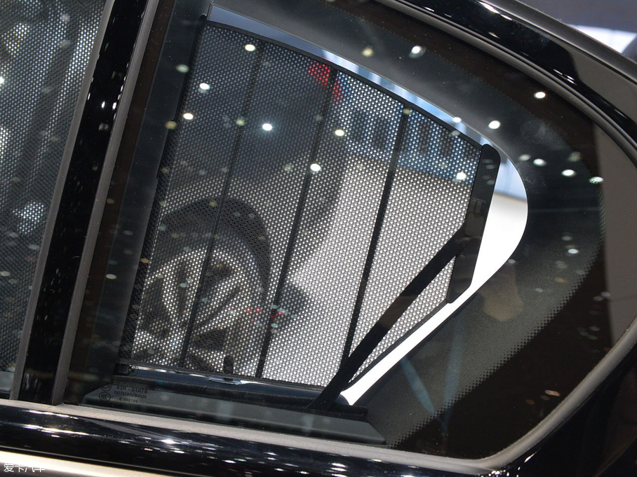 2016R7ϵ M760Li xDrive