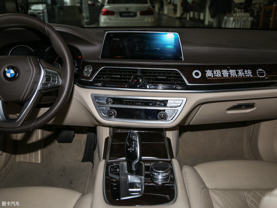 2016��R7ϵ 740Li ���A��