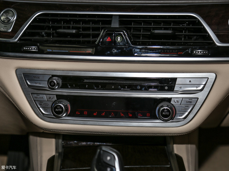 2016��R7ϵ 740Li ���A��