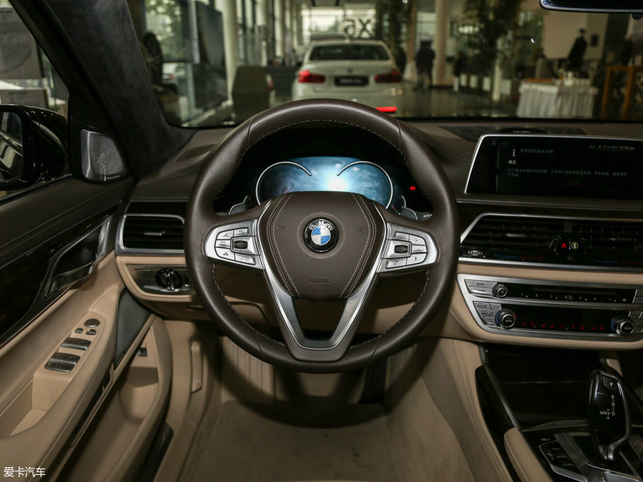 2016��R7ϵ 740Li ���A��