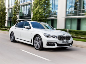 2016730d xDrive M Sport w^