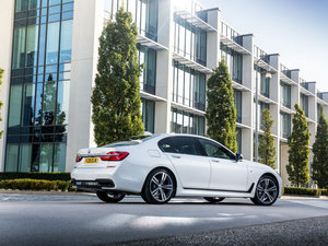 2016730d xDrive M Sport w^